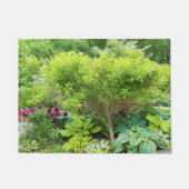 Prachtige groene tuin landschap met Hostas Deurmat (Voorkant)