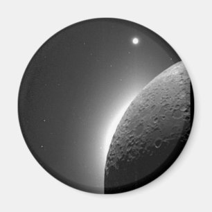 Prachtige NASA-afbeelding, de maan aangestoken doo Magneet