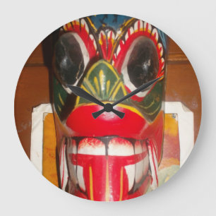 Prachtige Sri Lankaanse traditionele vuurmaskerkun Grote Klok