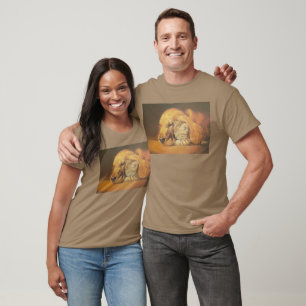 Prachtige verbazingwekkende kat en hond knuffelen  t-shirt