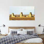 Prairie Sentinels Mossleigh Alberta Canvas Print (Insitu (Slaapkamer))