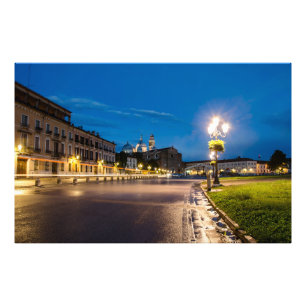 Prato della Valle 's nachts in Padova, Italië Foto Afdruk
