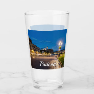 Prato della Valle 's nachts in Padova, Italië Glas
