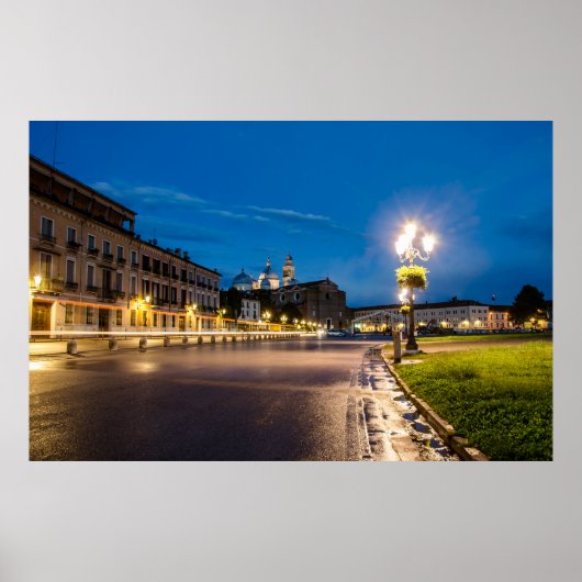 Prato della Valle 's nachts in Padova, Italië Poster (Voorkant)