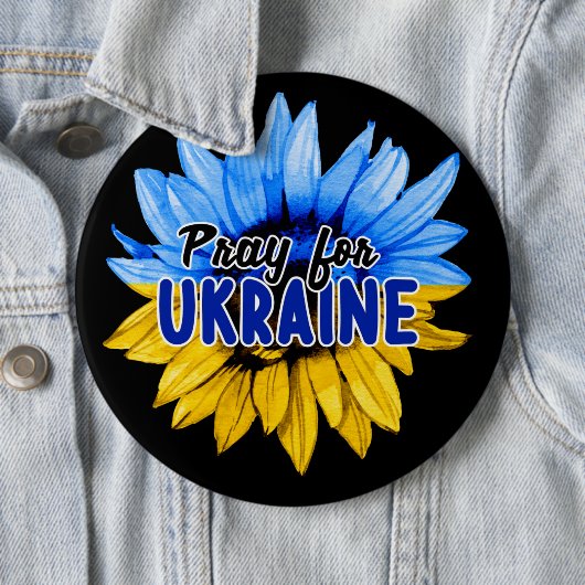Pray for Ukraine Button (In situ)