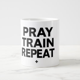 Pray Train Repeat Mok – Christelijke Fitness Motiv