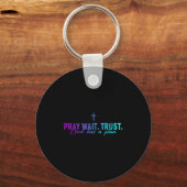 Pray Wait Trust God Has A Plan Gradient Cross Sleutelhanger (Voorkant)