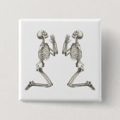 Praying Skeleton Halloween Button (Voorkant)