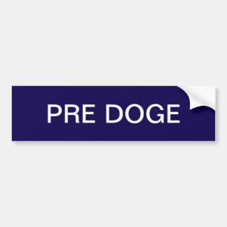 PRE DOGE (diepblauw/wit) bumpersticker
