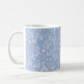 Pré fleur sauvage blanc sur le bleu Coffee Mug (Gauche)