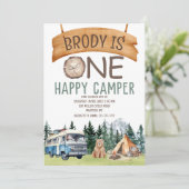 PREMIER Anniversaire Happy Camper Invitation (Debout devant)