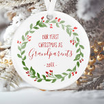 Premier Noël en grand-parents Custom Baby Photo<br><div class="desc">Cette conception comporte une couronne de Noël aquarelle entourant les mots "Notre 1er Noël en tant que grands-parents" et l'année dans l'impression rouge fantaisie et les polices d'écriture. Customisez l'envers avec une photo préférée de votre nouveau petit-enfant,  encerclé par la même couronne.</div>