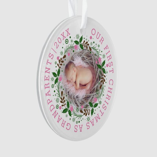 Premier Noël en tant que grands-parents portant un (devant)