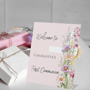 Premier signe de bienvenue des fleurs roses de la 