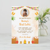 Première carte d'invitation Lohri, carte de partie (Debout devant)