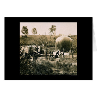 Préparation d'un ballon militaire, moulin de