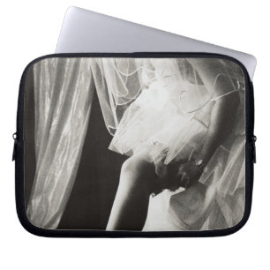 <Preparing>van Kim Koza Laptop Sleeve