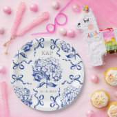 Preppy Blue Toile Hydrangea Bow met naam Papieren Bordje (Feest)