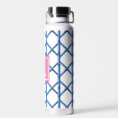 Preppy Blue Trellis Bamboe Patroon Monogram Waterfles (Achterkant)