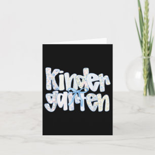 Preppy kleuterschool lerarenteam buigt terug naar kaart