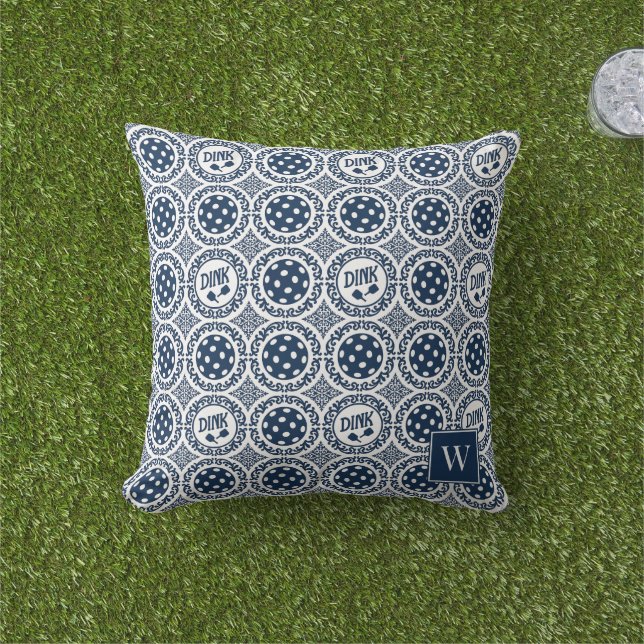 Preppy Pickleball Damask – Navy Dink Motif   Buitenkussen (Gras)