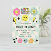 Preppy Sage Green Happy Face Party Verjaardag Kaart (Staand voorkant)