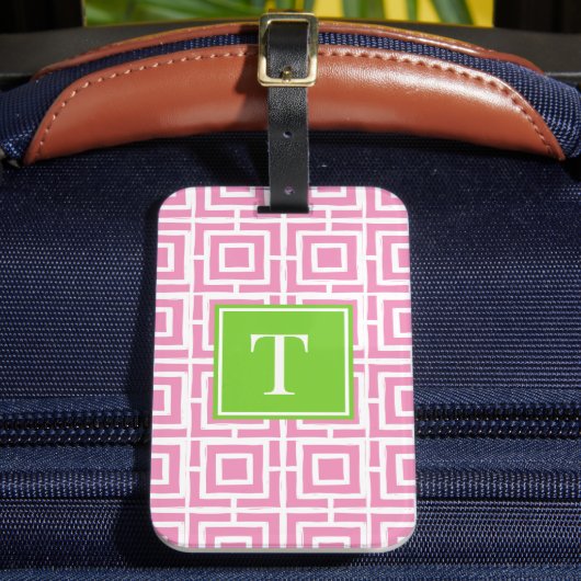Preppy Square Lattice Monogram – Pink & Lime Bagagelabel (Voorkant Insitu 2)