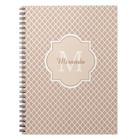 Preppy Tan Quatrefoil Mongogram met naam Notitieboek (Voorkant)