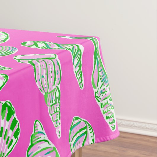Preppy Zeeschelpen op Roze Zeekust Tafelkleed (Voorbeeld)