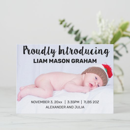 Présentation Fière de la Faire-part de naissance (Debout devant)