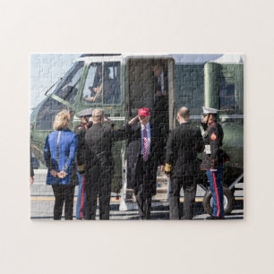 President Donald Trump Exits Marine Legpuzzel