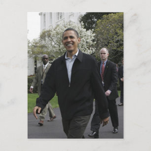 President Obama loopt naar het basketbalveld Briefkaart