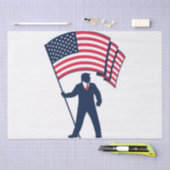 President Trump Draagt de Vlag van de VS Tissuepapier (Craft)