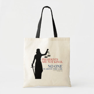 Presidenten weten niet dat niemand boven de wet st tote bag