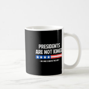 Presidenten zijn geen koningen, niemand staat bove koffiemok