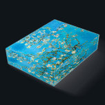 Presse-papiers Almond Blossom Vincent Van Gogh<br><div class="desc">Fleur d'amandes de Vincent van Gogh avec des couleurs vertes et bleues époustouflantes.</div>