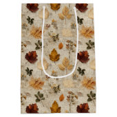 Pressed Leaves & Script Gift Bag Medium Cadeauzakje (Achterkant)