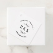 Pretentieloze monogram bloem botanische trouw kopp bedankjes labels (In situ)