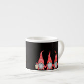 Prettig Kerstfeest Drie Rode Gnome Espresso Mok (Voorkant rechts)