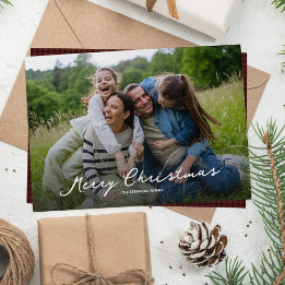 Prettig kerstfeest in rood geruit schrift op foto feestdagenkaart