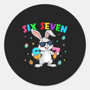 Prettig pasen dag 67 konijn zes zeven grappig 6 7 ronde sticker