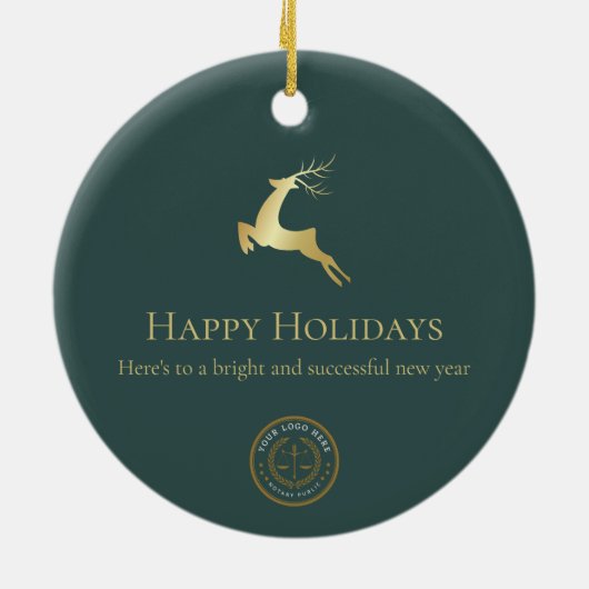 Prettige feestdagen Logo Green Gold Reindeer Keramisch Ornament (Achterkant)