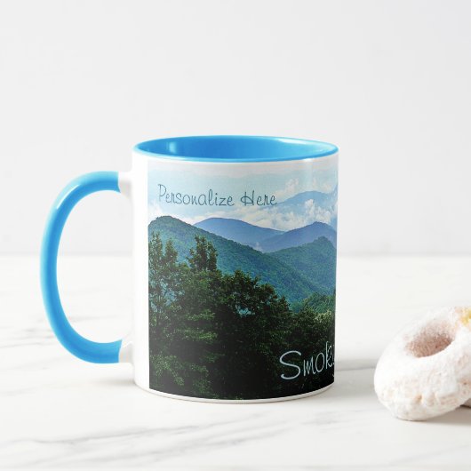 Pretty Personalized Smoky Mountains Blue Green Mug Mok (Met donut)