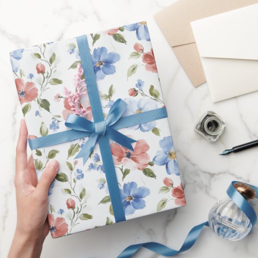 Pretty Red Blue Flowers Birthday Cadeaupapier (Geschenken)