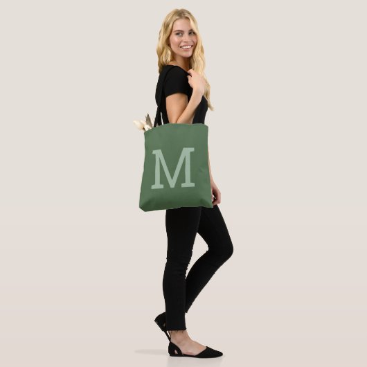 Pretty Sage Green Monogramme Sac fourre-tout initi (Sur le modèle)