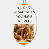 PRETZELS KERAMISCH ORNAMENT (Links)