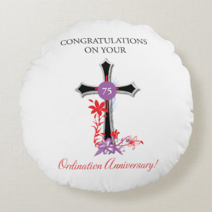 Priest 75th Ordination Jubileum Black Cross Rond Kussen