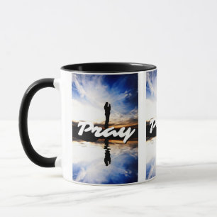 Priez chaque jour Mug à deux tons