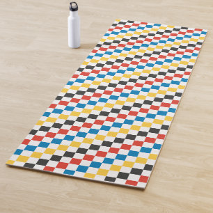 Primaire kleuren met zwart-wit toetsenbord yogamat