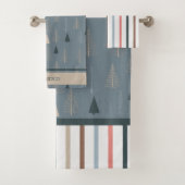 Primitieve dennen op grijs bad handdoek (Insitu)